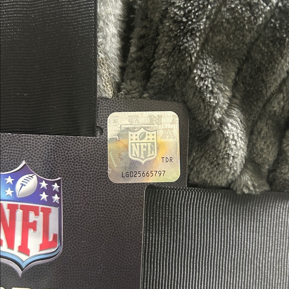 NFL Gray Ribbed Silk Touch Robe “Falcons” NWT - Picture 2 of 4
